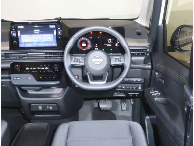 セレナ1.4 e-4ORCE ハイウェイスターV 4WD