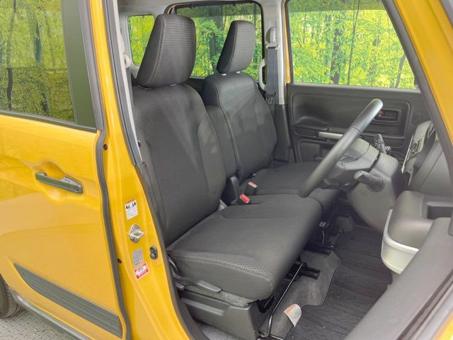 運転席シート廻りは使用感も少なく、良好な状態となっています。丁寧に使われていたことがよくわかりますね。