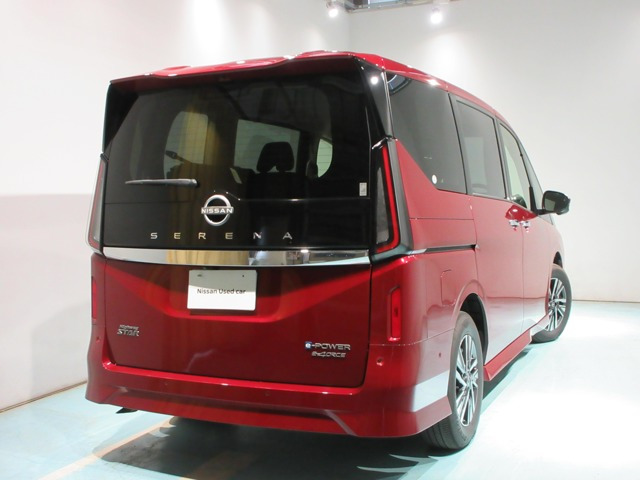 セレナ1.4 e-4ORCE ハイウェイスターV 4WD