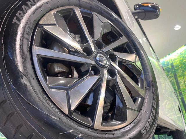 【純正16インチアルミホイール】外観にマッチした純正アルミホイールを装着しております。各種社外アルミホイールや、スタッドレスタイヤも取扱いしております。是非ご相談ください♪