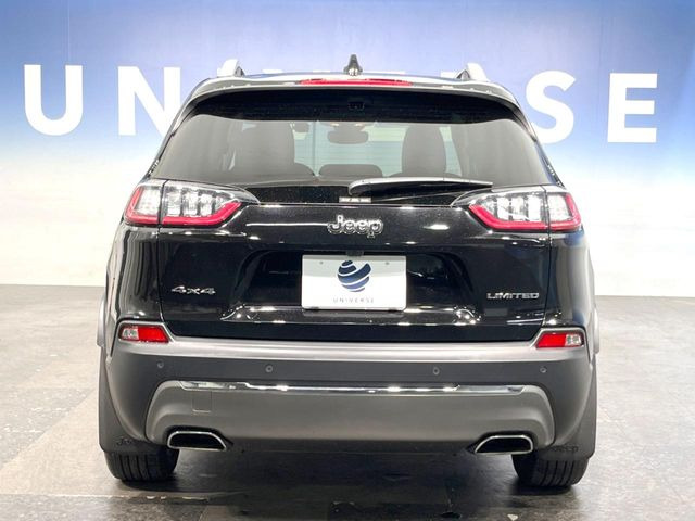 ●当店では第三者機関による車両品質鑑定を導入し、修復歴車を排除。鑑定書が発行されますので、ぱっと見ただけでは分からない箇所まで納得した上でご検討いただけます。※一部未実施の場合がございます。