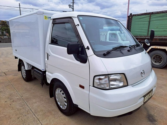 ボンゴトラック冷蔵冷凍車