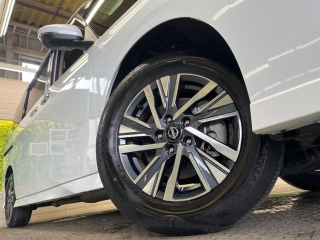 �y����16�C���`�A���~�z�C�[���z�O�ςɃ}�b�`���������A���~�z�C�[���𑕒����Ă���܂��B�e��ЊO�A���~�z�C�[����A�X�^�b�h���X�^�C�����戵�����Ă���܂��B���񂲑��k����������