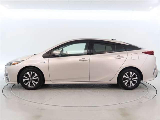 プリウスPHV1.8 S