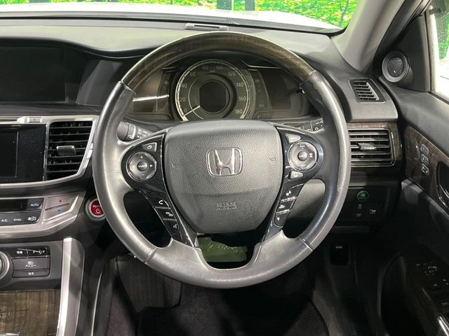 �y�����v�����X�e�A�����O�z�㎿�Ȋv���g�p���邱�ƂŁA��ɂ����������݂ƂĂ��^�]���₷���n���h���ł���