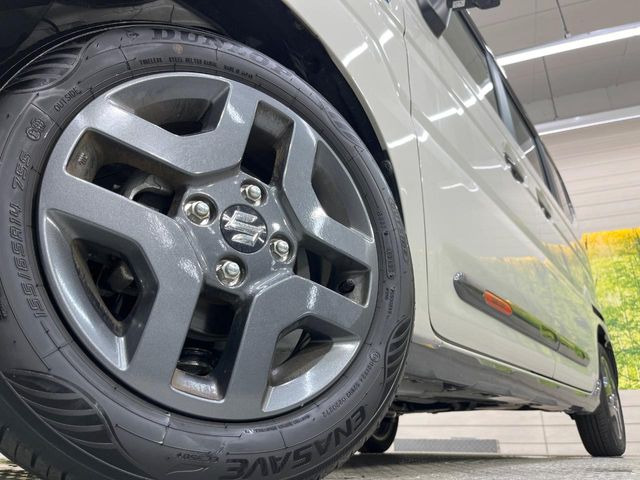 �y�����A���~�z�C�[���z�f�U�C�����̍��������A���~�z�C�[���𑕒����Ă���܂��B�e��ЊO�A���~�z�C�[����A�X�^�b�h���X�^�C�����戵�����Ă���܂��B���񂲑��k����������