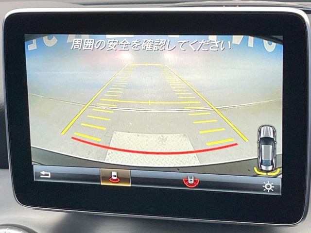 ●ガイドライン付きバックカメラ:不安な駐車もこれで安心!ガイドライン付きなので狭い箇所での駐車もラクラクです!