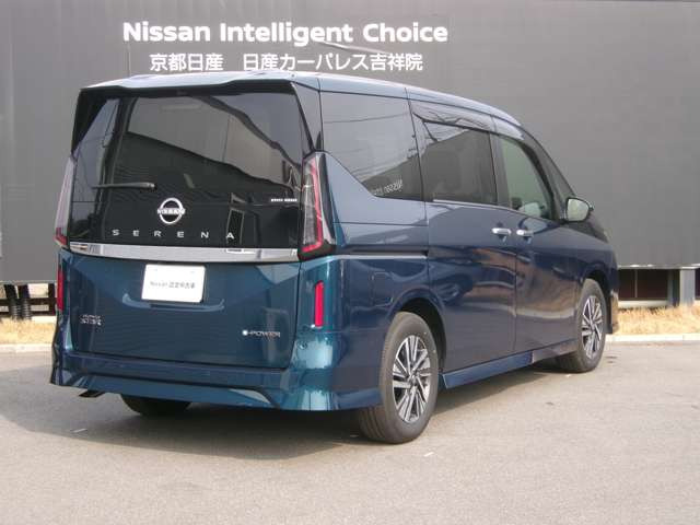 セレナ1.4 e-POWER ハイウェイスターV
