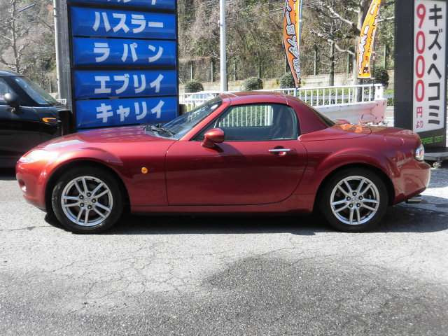 ���Ђ́u�i���ƃv���C�V���O�v��O��I�ɂ������A�ŐV��������A���^�C���Ɍ������A�S�����x���̈����Ŕ̔����Ă���܂��B�d����Ɋւ��܂��Ă��A�S�ԕK�����Ђ̎d����S�����ڂŌ��Č��I���Ďd����Ă���܂��B