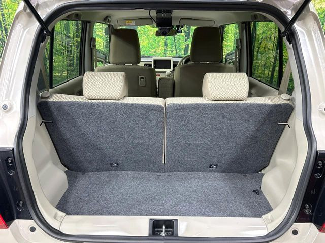 ���i�̂���������ʋ΁A���}���ɏ\���ȉ׎��X�y�[�X���m�ۂ��Ă���܂��B�Z�J���h�V�[�g��|���ƁA�傫�ȉו��̐ύڂ��\�ł���