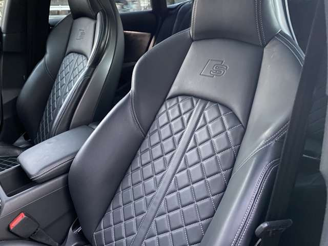 S5スポーツバック3.0 4WD