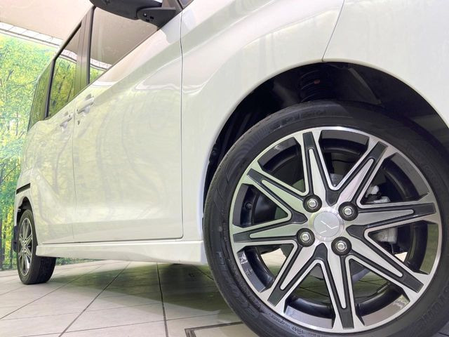 �y����15�C���`�A���~�z�C�[���z�O�ςɃ}�b�`���������A���~�z�C�[���𑕒����Ă���܂��B�e��ЊO�A���~�z�C�[����A�X�^�b�h���X�^�C�����戵�����Ă���܂��B���񂲑��k����������