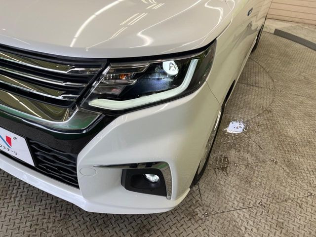 �yLED�w�b�h���C�g�z���V����ԑ��s�����ǍD�Ȏ��E���m�ۂ����S���ĉ^�]�ł��鍂�P�xLED�w�b�h���C�g�𑕔�!�_�����x�������A����d�͂��}�����Ă��܂��B