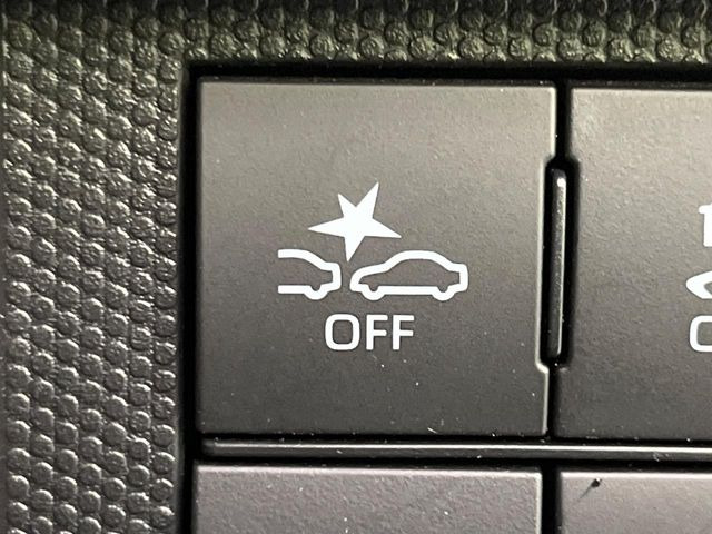 【スマートアシスト】走行中に前方の車両等を認識し、衝突しそうな時は警報とブレーキで衝突回避と被害軽減をアシスト。より安全にドライブをお楽しみいただけます。