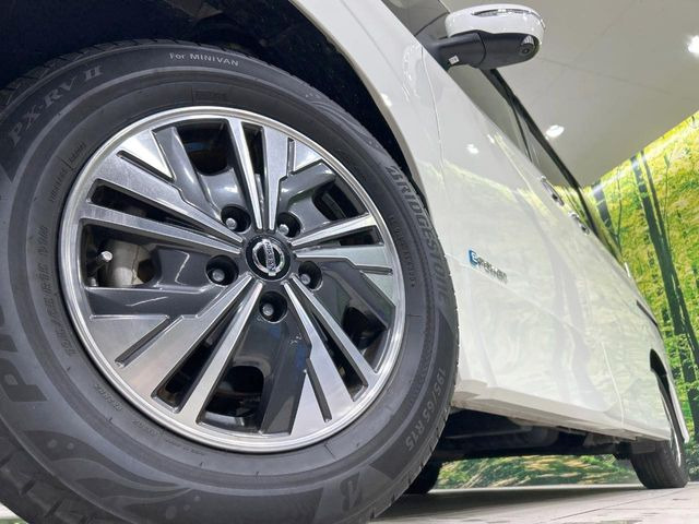 【純正15インチアルミホイール】外観にマッチした純正アルミホイールを装着しております。各種社外アルミホイールや、スタッドレスタイヤも取扱いしております。是非ご相談ください♪