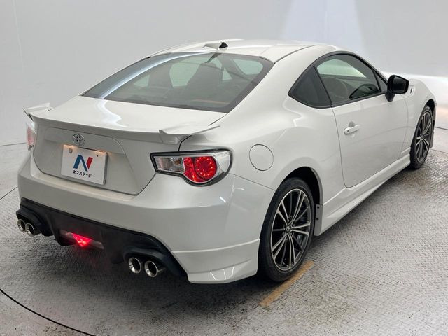 ☆全国のネクステージからお取り寄せが可能※!遠方の店舗に展示してあるクルマが気になる場合も、最寄りの店舗でご覧いただくことが可能です!是非私たちに要望をお聞かせください!※別途費用