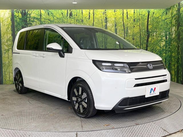 高透明度のガラス皮膜で撥水はもちろん、上質なツヤ・光沢を実現。紫外線や酸性雨から大切な愛車を保護し、色あせ・劣化を防止。「弾スプラッシュコート」、「弾プリミッサコート」からお選びいただけます。