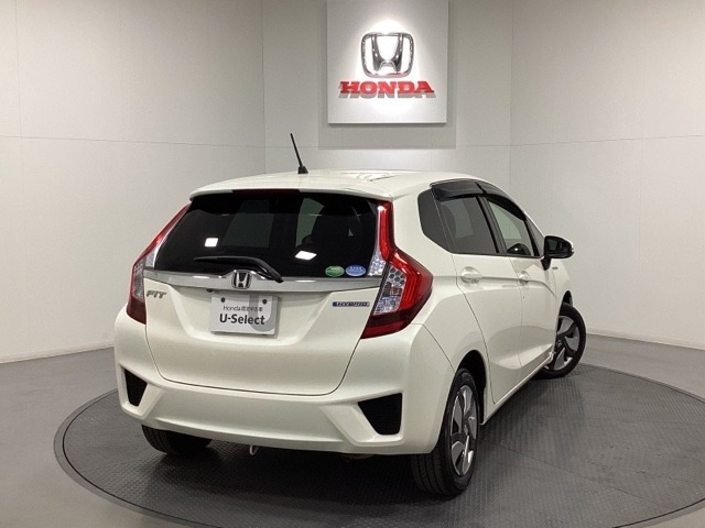 フィット1.5 ハイブリッド Fパッケージ