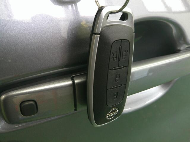 �L�[���|�P�b�g�ɓ��ꂽ�܂܂ł��G���W��ON/OFF�A�h�A�{��/�J���\���֗��ȃX�}�[�g�L�[�ł��B