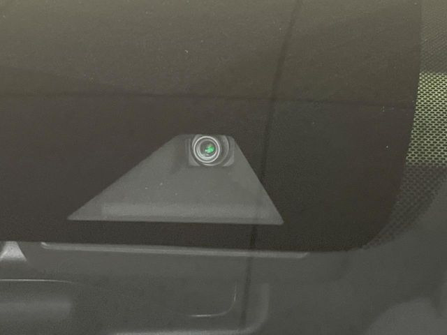 �y�G�}�[�W�F���V�[�u���[�L�z���s���ɑO���̎ԗ�����F�����A�Փ˂������Ȏ��͌x��ƃu���[�L�ŏՓˉ���Ɣ�Q�y�����A�V�X�g�B�����S�Ƀh���C�u�����y���݂��������܂��B