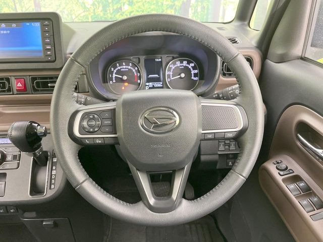 ステアリングも使用感が少なく、きれいな状態となっております♪