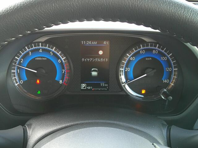 3�ɕ����ꂽ���[�^�[�p�l���͋@�\���Ƃɕ�����Ă���̂ŁA�Ԃ̏󋵂����f���₷���A���₷���f�U�C���ƂȂ��Ă���܂��B