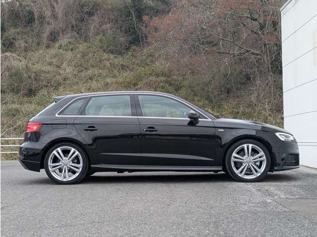 A3スポーツバック40 TFSI クワトロ スポーツ Sラインパッケージ 4WD