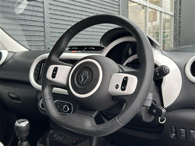 トゥインゴインテンス