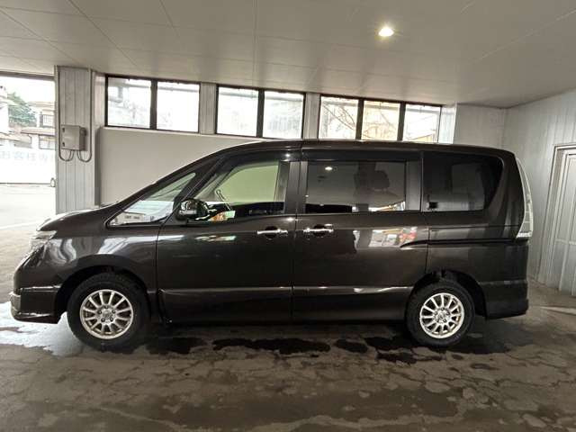 セレナ2.0 ハイウェイスター アドバンスドセーフティパッケージ 4WD