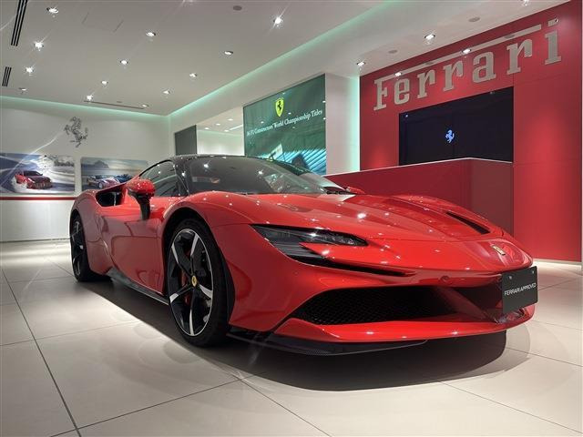 SF90ストラダーレF1 DCT E 4WD