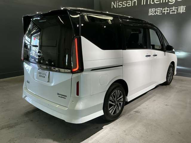 セレナ1.4 e-4ORCE ハイウェイスターV 4WD