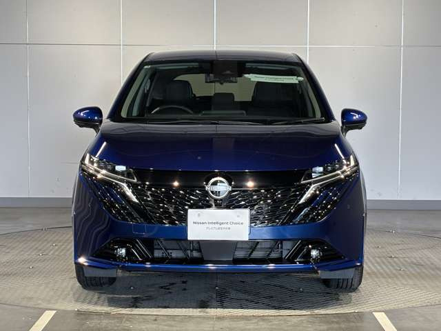 ノートオーラ1.2 G FOUR レザーエディション 4WD