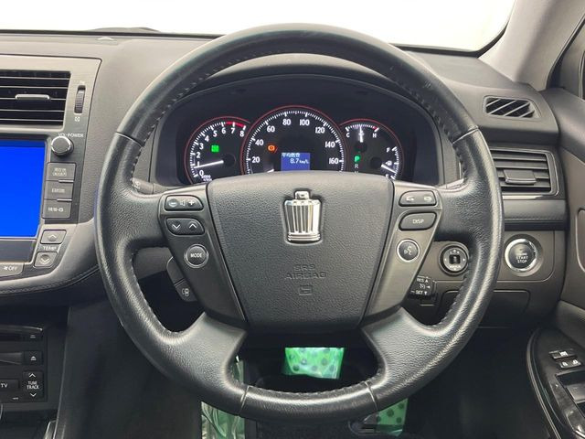 �y�����v�����X�e�A�����O�z�㎿�Ȋv���g�p���邱�ƂŁA��ɂ����������݂ƂĂ��^�]���₷���n���h���ł���