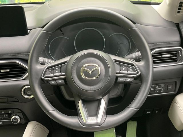 �y�����v�����X�e�A�����O�z�㎿�Ȋv���g�p���邱�ƂŁA��ɂ����������݂ƂĂ��^�]���₷���n���h���ł���