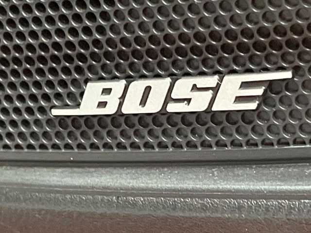 �yBOSE�T�E���h�V�X�e���z���[�J�[�I�v�V�����̍��i�ʃT�E���h�V�X�e���𓋍ځB��p�̃`���[�j���O���{���ꂽ�召�l�X�ȃX�s�[�J�[����ǎ��ȃT�E���h���t�ł��A�Տꊴ���ӂ�鉹����Ԃ����o���܂��B