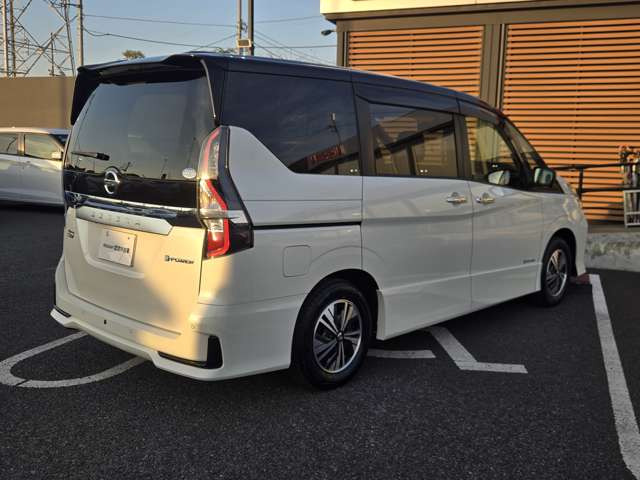 セレナ1.2 e-POWER ハイウェイスターV