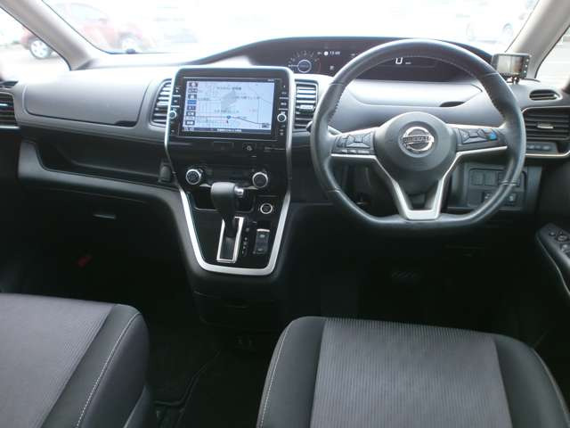 セレナ2.0 ハイウェイスター VセレクションII