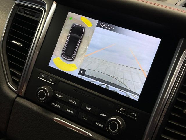 ���p�m���~�b�N�r���[���j�^�[:��p�̃J�����ɂ��A�ォ�猩���낵���悤�Ȏ��_��360�x�N���}�̎��͂��m�F���邱�Ƃ��ł��܂������p�������m�F���₷���A�����ꏊ�ł̐؂�Ԃ��⒓�Ԃ��X���[�Y�ɍs���܂��B