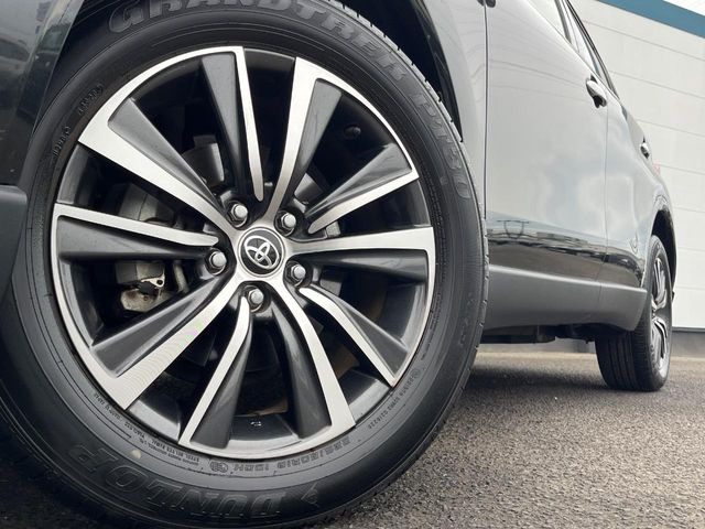 �y����18�C���`�A���~�z�C�[���z�O�ςɃ}�b�`���������A���~�z�C�[���𑕒����Ă���܂��B�e��ЊO�A���~�z�C�[����A�X�^�b�h���X�^�C�����戵�����Ă���܂��B���񂲑��k����������