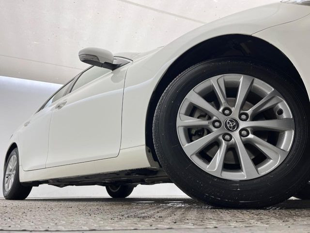 【純正16インチアルミホイール】外観にマッチした純正アルミホイールを装着しております。各種社外アルミホイールや、スタッドレスタイヤも取扱いしております。是非ご相談ください♪