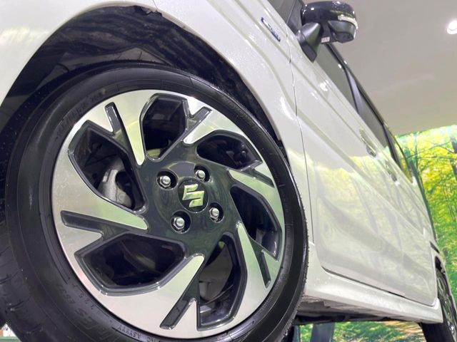 �y����15�C���`�A���~�z�C�[���z�O�ςɃ}�b�`���������A���~�z�C�[���𑕒����Ă���܂��B�e��ЊO�A���~�z�C�[����A�X�^�b�h���X�^�C�����戵�����Ă���܂��B���񂲑��k����������