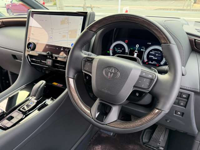 12.3�C���`TFT�J���[���[�^�[&�}���`�C���t�H���[�V�����f�B�X�v���C(�J�W���A���E�X�}�[�g�E�X�|�[�e�B�[�ƕ\����ύX�ł��܂�)