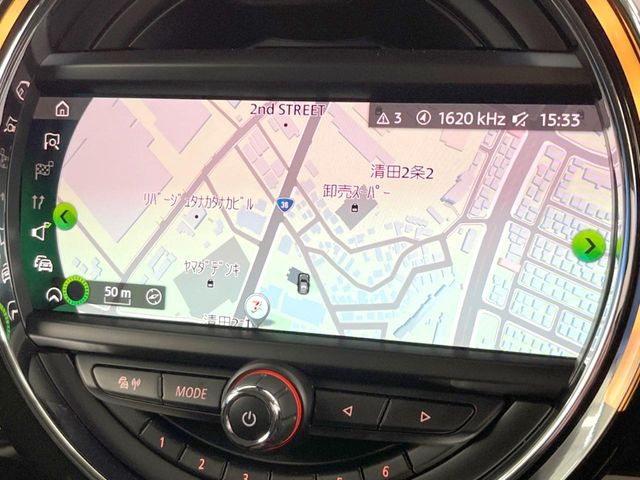 �������i�r:��̊��̂���i�r�́A����������ԓ������o���Ă���܂��B�I�[�f�B�I�@�\���[�����Ă���܂��̂ŁA�^�]�����y���߂܂���