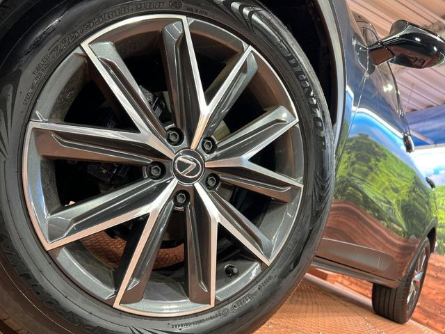 �y����18�C���`�A���~�z�C�[���z�O�ςɃ}�b�`���������A���~�z�C�[���𑕒����Ă���܂��B�e��ЊO�A���~�z�C�[����A�X�^�b�h���X�^�C�����戵�����Ă���܂��B���񂲑��k����������