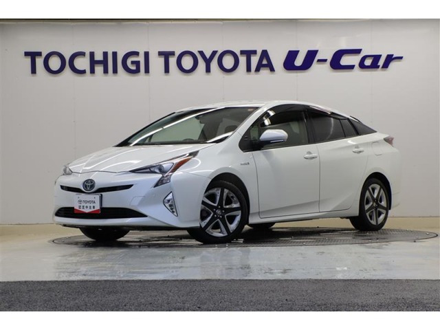 プリウス1.8 S セーフティ プラス E-Four 4WD