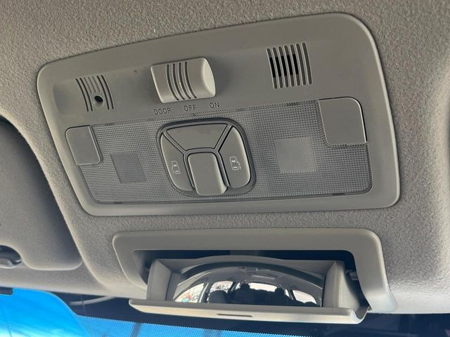 �y�����p���[�X���C�h�h�A�z�X�}�[�g�L�[��^�]�Ȃ̃X�C�b�`�Ō�ȗ����X���C�h�h�A�̊J���\���d��������͂����ăh�A���J����K�v�������A�����Ȃ��q�l�ł��ȒP�ɊJ���߂ł����K�ł���