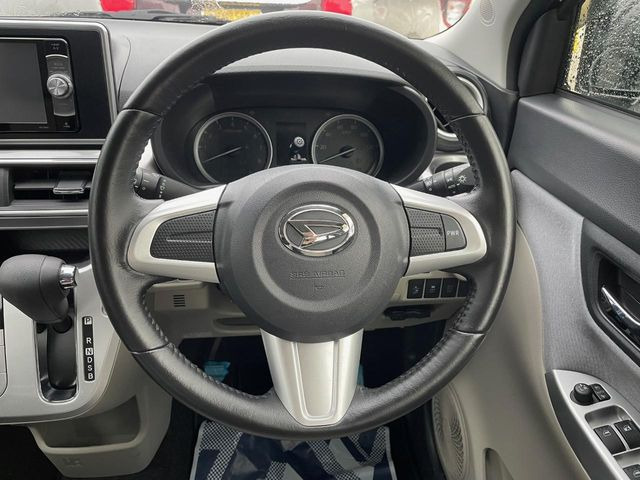 �y�����v�����X�e�A�����O�z�㎿�Ȋv���g�p���邱�ƂŁA��ɂ����������݂ƂĂ��^�]���₷���n���h���ł���