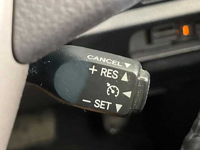 �y�N���[�Y�R���g���[���z�������H�����N���N���s�B�A�N�Z���𗣂��Ă���葬�x�ő��s���ł��A�������^�]���̕��S���y��!�����E�������ȒP�ȃX�C�b�`����Œ����ł��܂��B