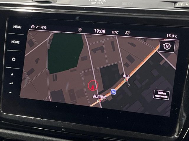 ●純正ナビ:一体感のあるナビは、高級感ある車内を演出してくれます。オーディオ機能も充実しておりますので、運転もより楽しめます♪