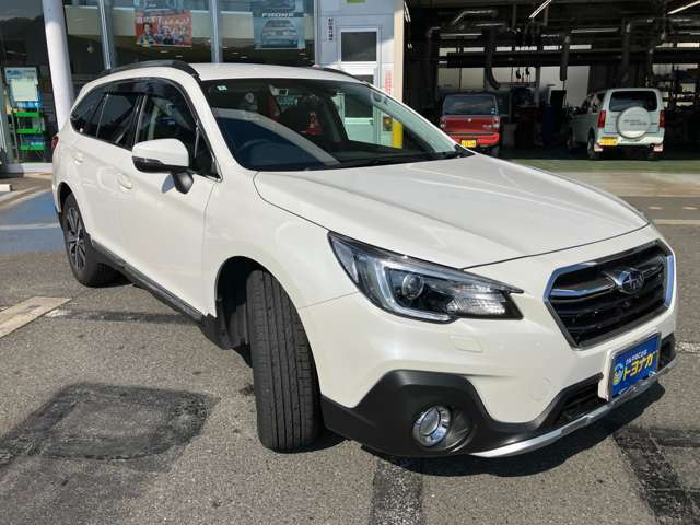 全国を飛び回り足で探した良質車!内装・外装・装備ともに申し分なし!自信をもってお勧めいたします!